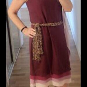 Gorgeous Vince Camuto Dress Size Medium